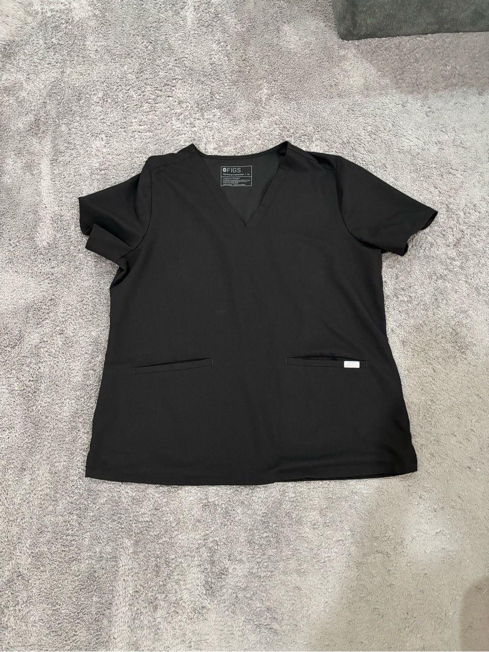 XL FIGS Black Scrub Top